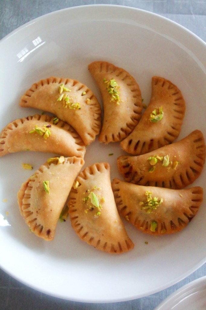 No Fry Gujiya Karanji – Instant Pot, Mealthy Crisplid, Air Fryer, Oven Baked