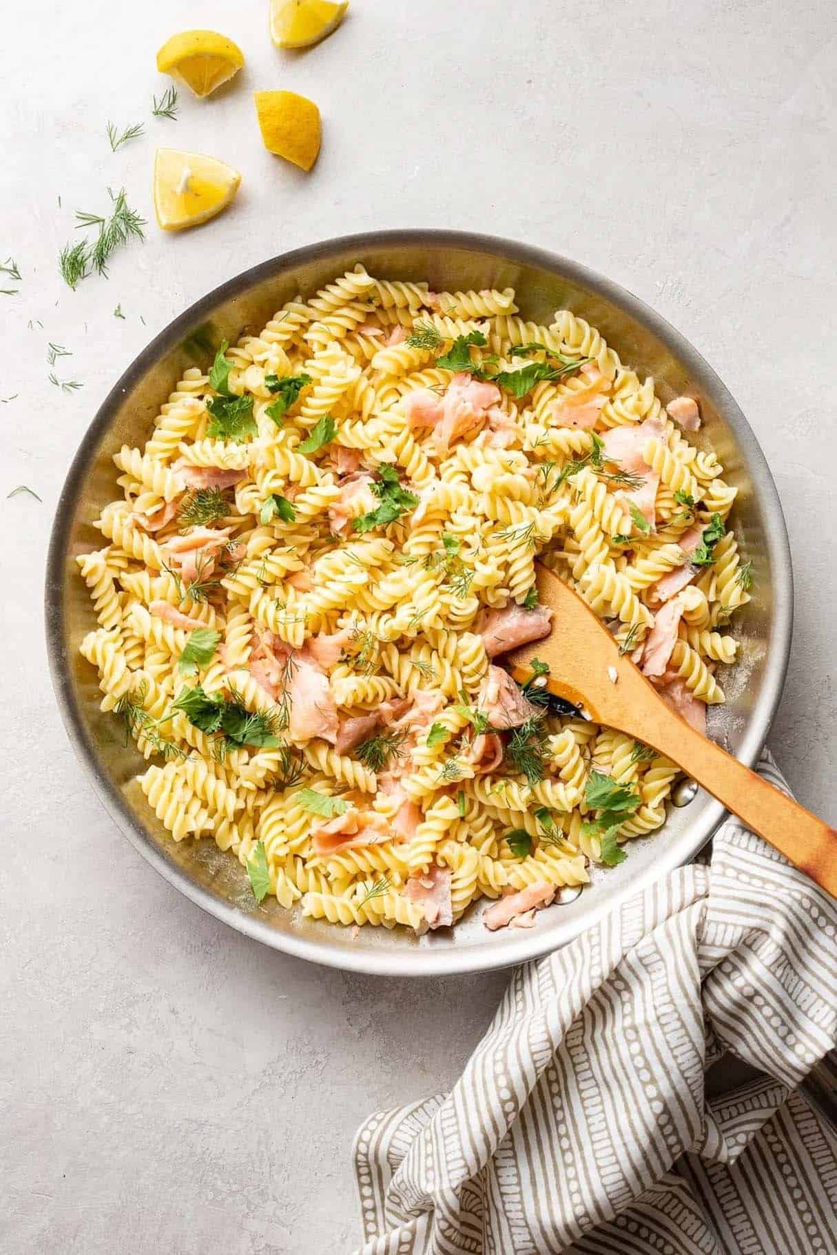 Creamy Smoked Salmon Pasta for Quick and Easy Dinner