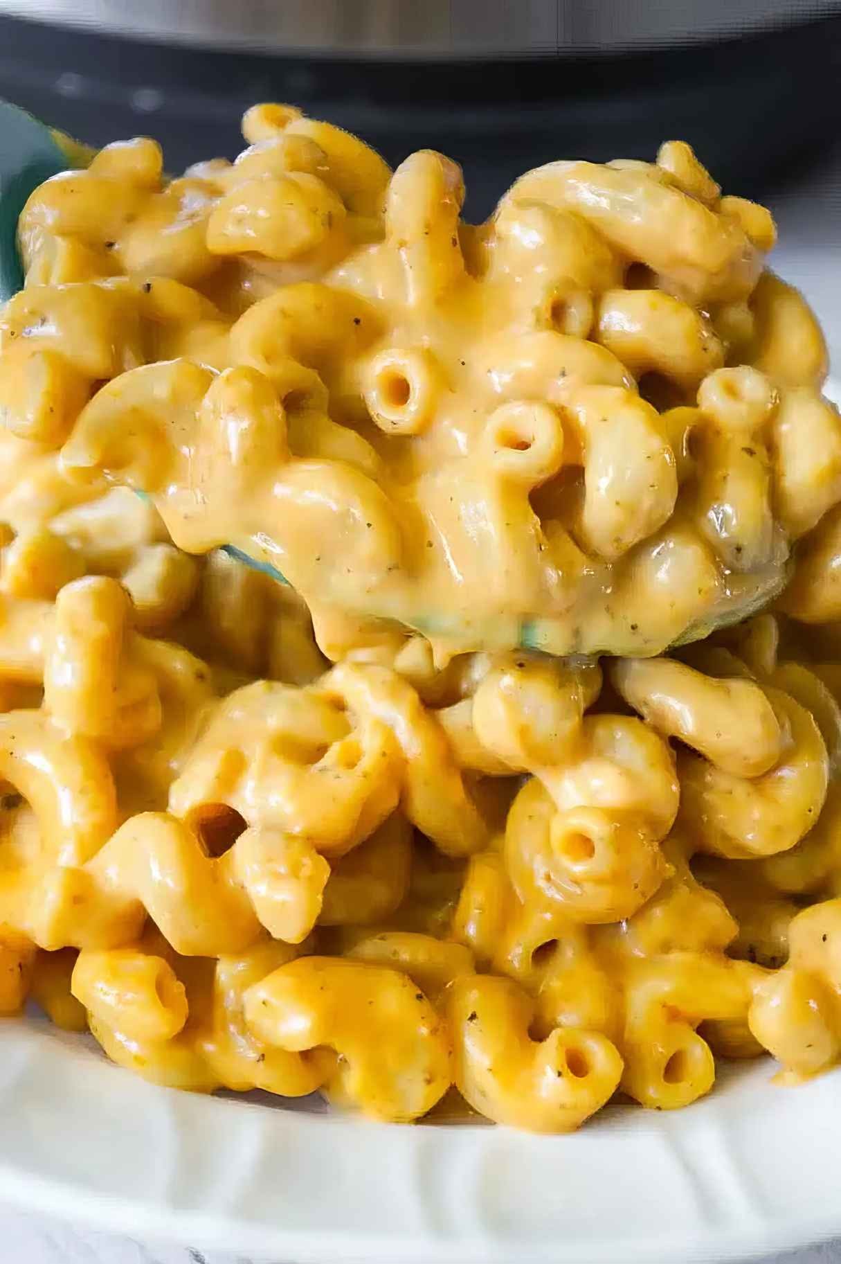 Delicious Instant Pot Pumpkin Mac and Cheese