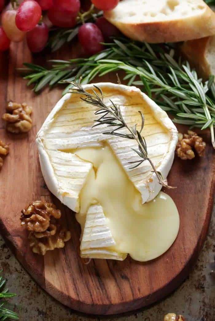 Baked Brie Recipe (How to Bake Brie)