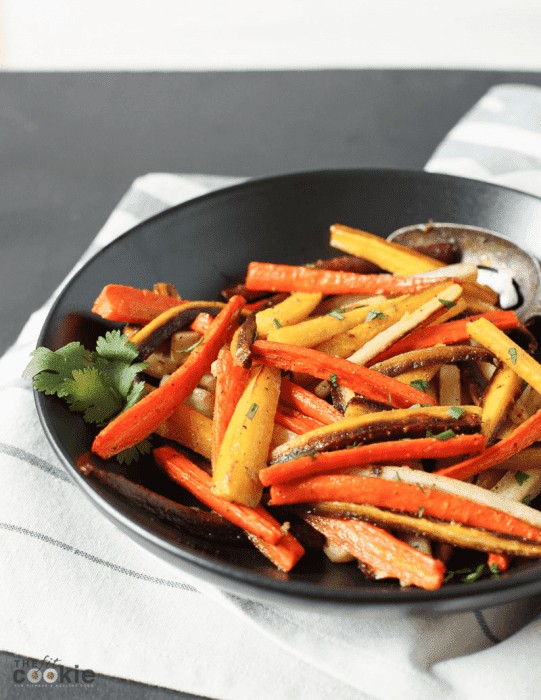 Garlic Roasted Rainbow Carrots (Paleo & Vegan)