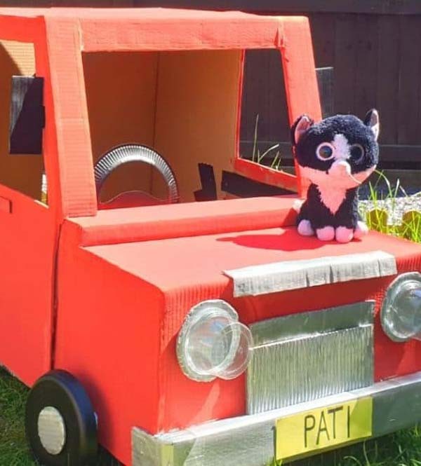 Awesome DIY Postman Pat Cardboard Van That Will Make Your Child’s Day!