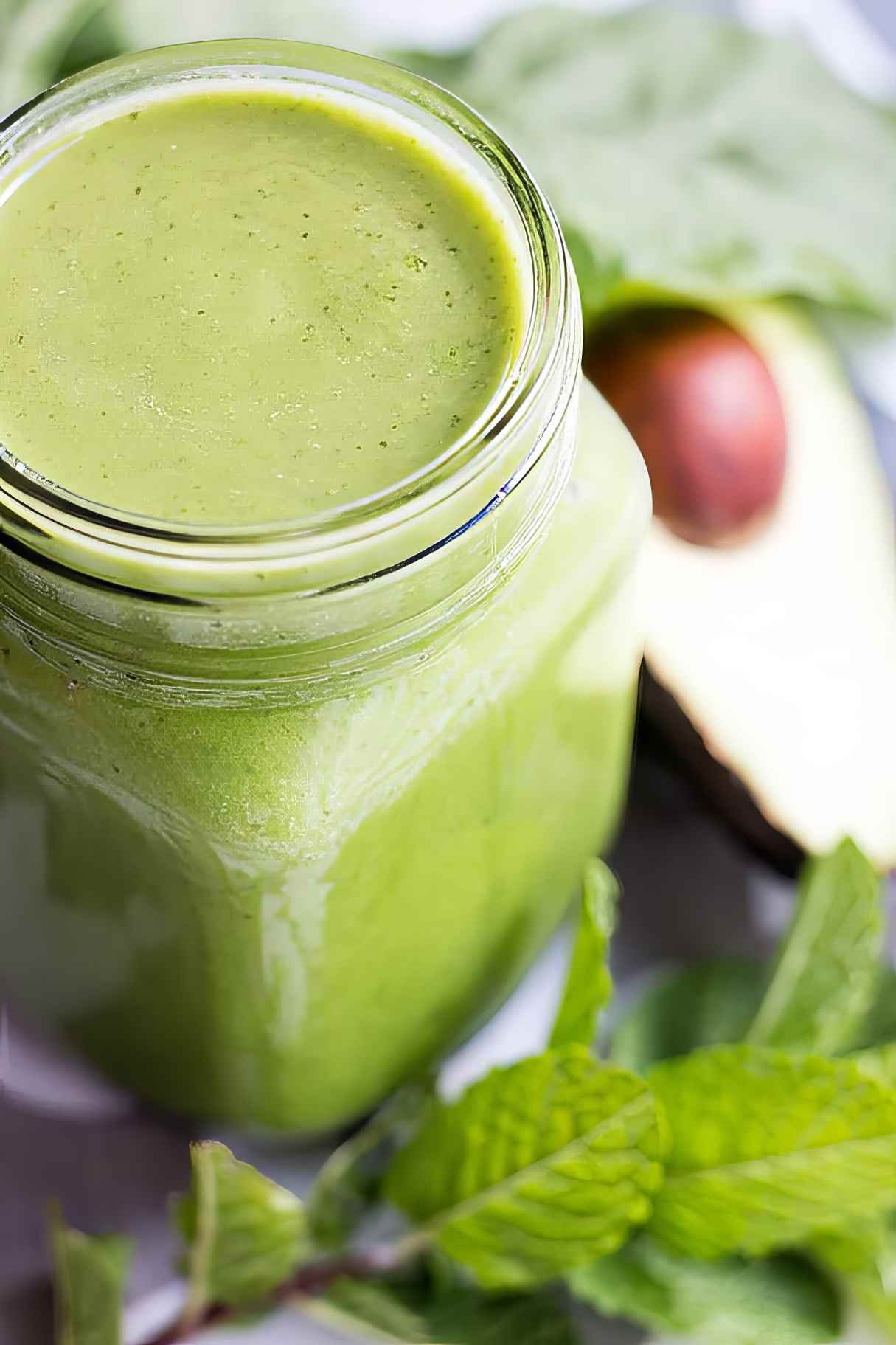 Amazing Immune Boosting Avocado And Mint Green Smoothie