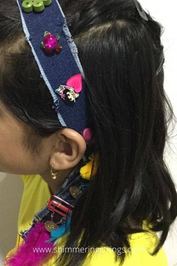 Easy 3-In-1 DIY Fashion Accessory | Band With Old Buttons And Jeans