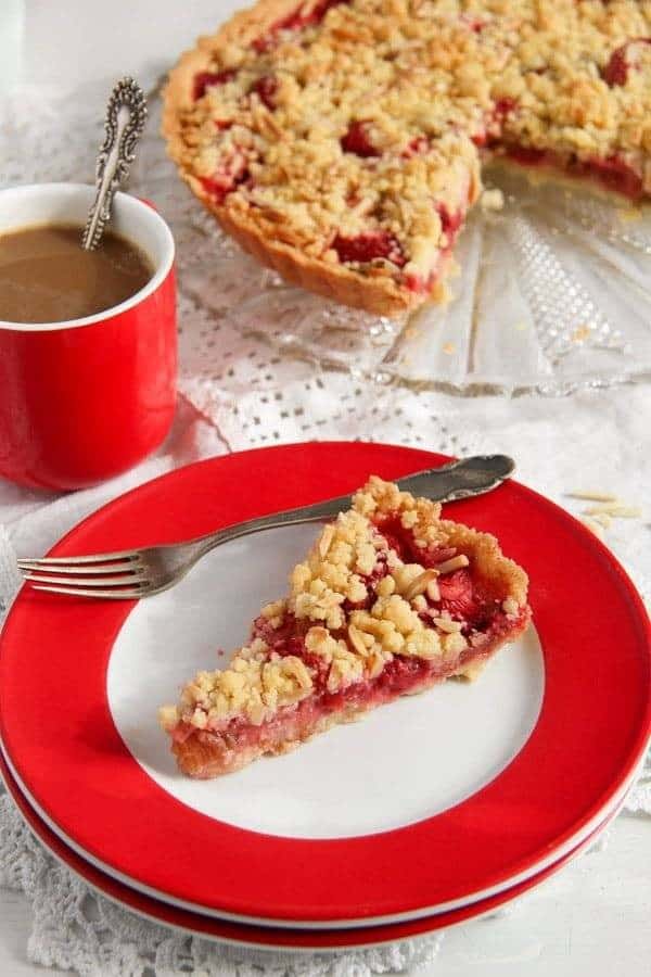 Strawberry Rhubarb Pie with Almond Streusel