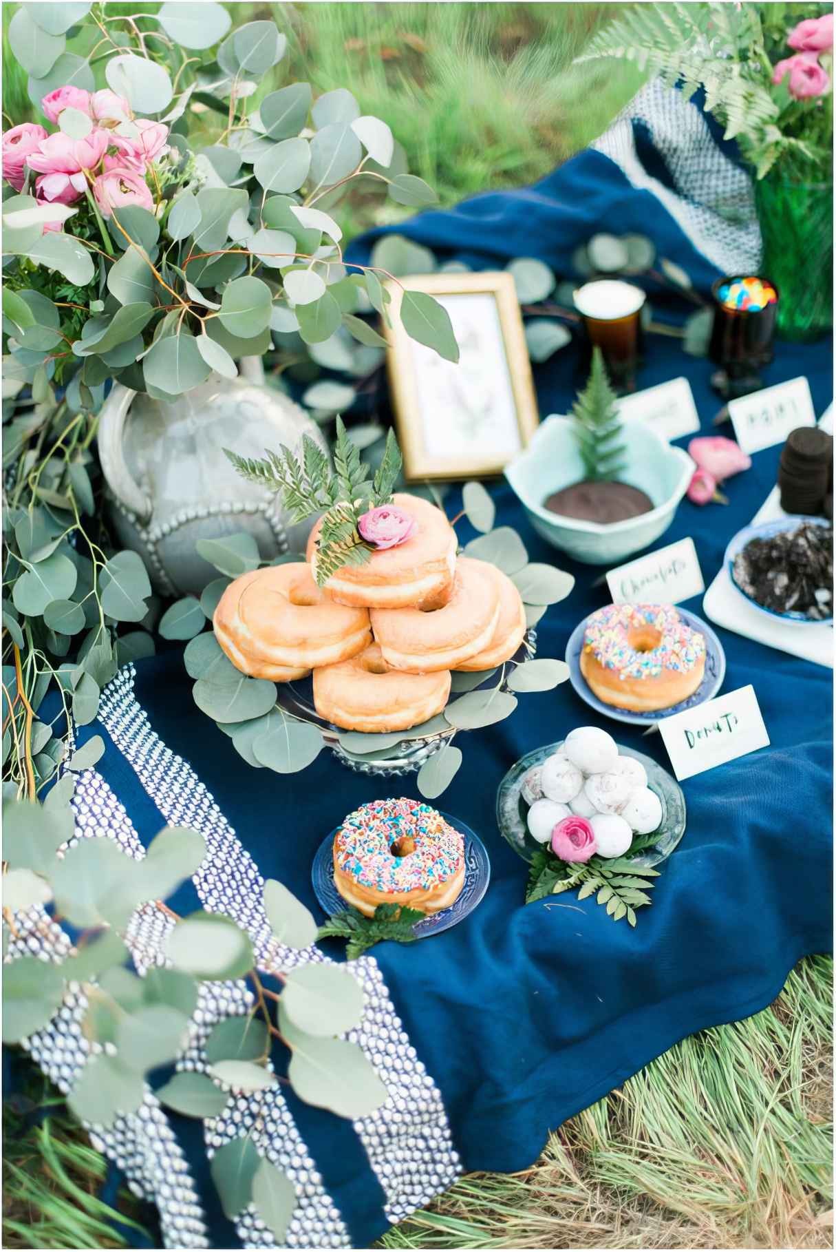 Amazing Party Idea: DIY Donut Bar