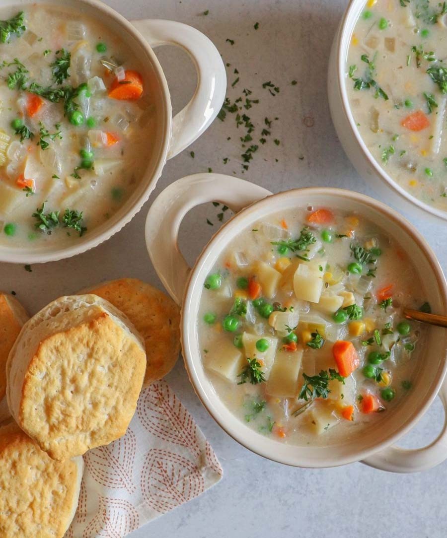 Slow Cooker Vegetarian Pot Pie Soup