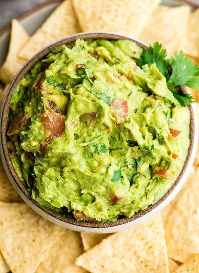 Easy Guacamole Recipe – Best Side Dish to Serve Next Taco Tuesday