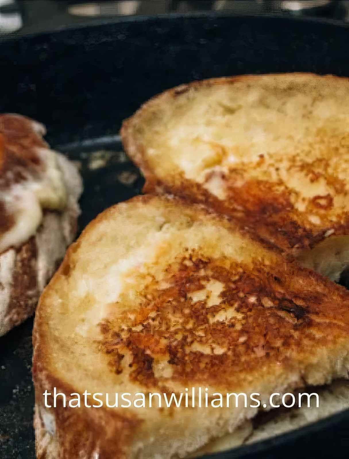 Grown-Up Grilled Cheese Sandwiches with White Wine and Apple Butter