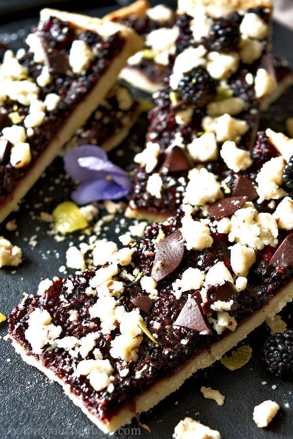 Crunchy Blackberry Pie Bars