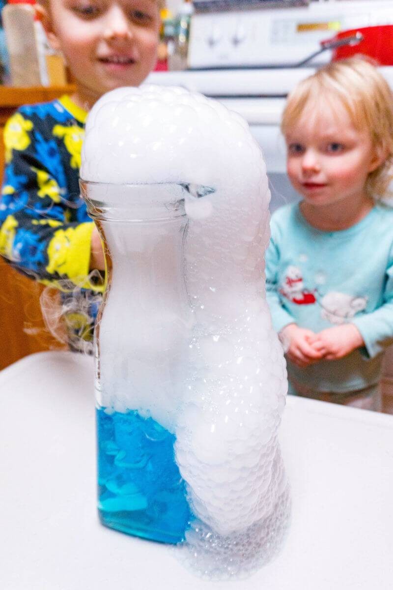 Dry Ice Experiments with Bubbles