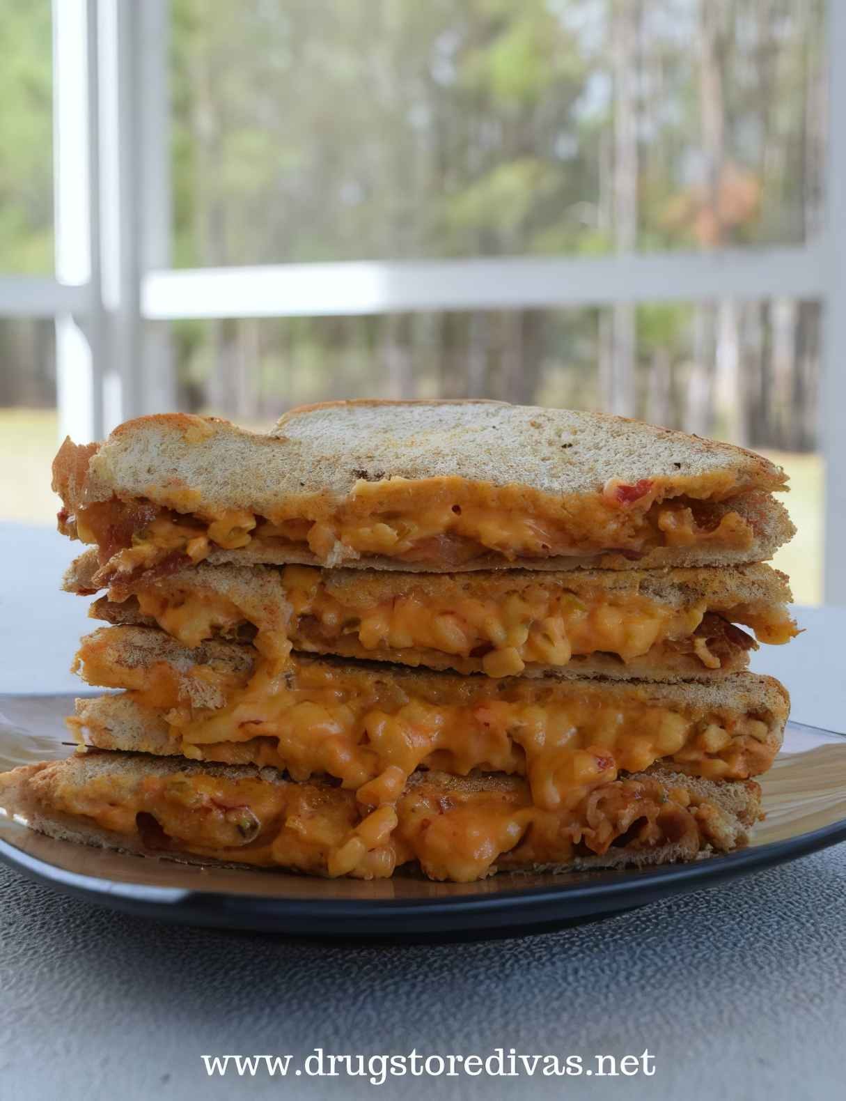 Easy to Make Bacon & Jalapeño Pimento Grilled Cheese Sandwich