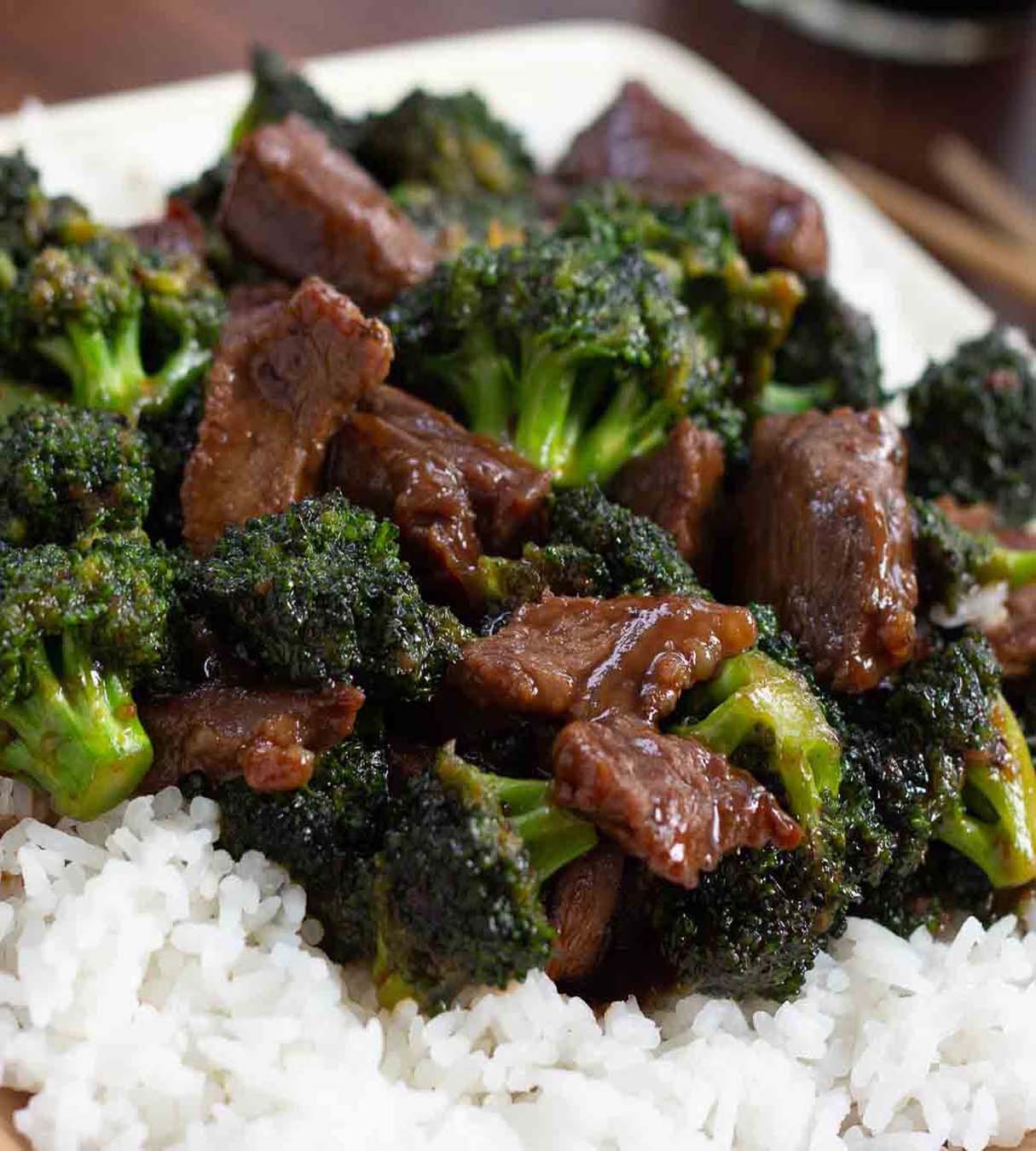 Beef and Broccoli with Juicy Steak Slices