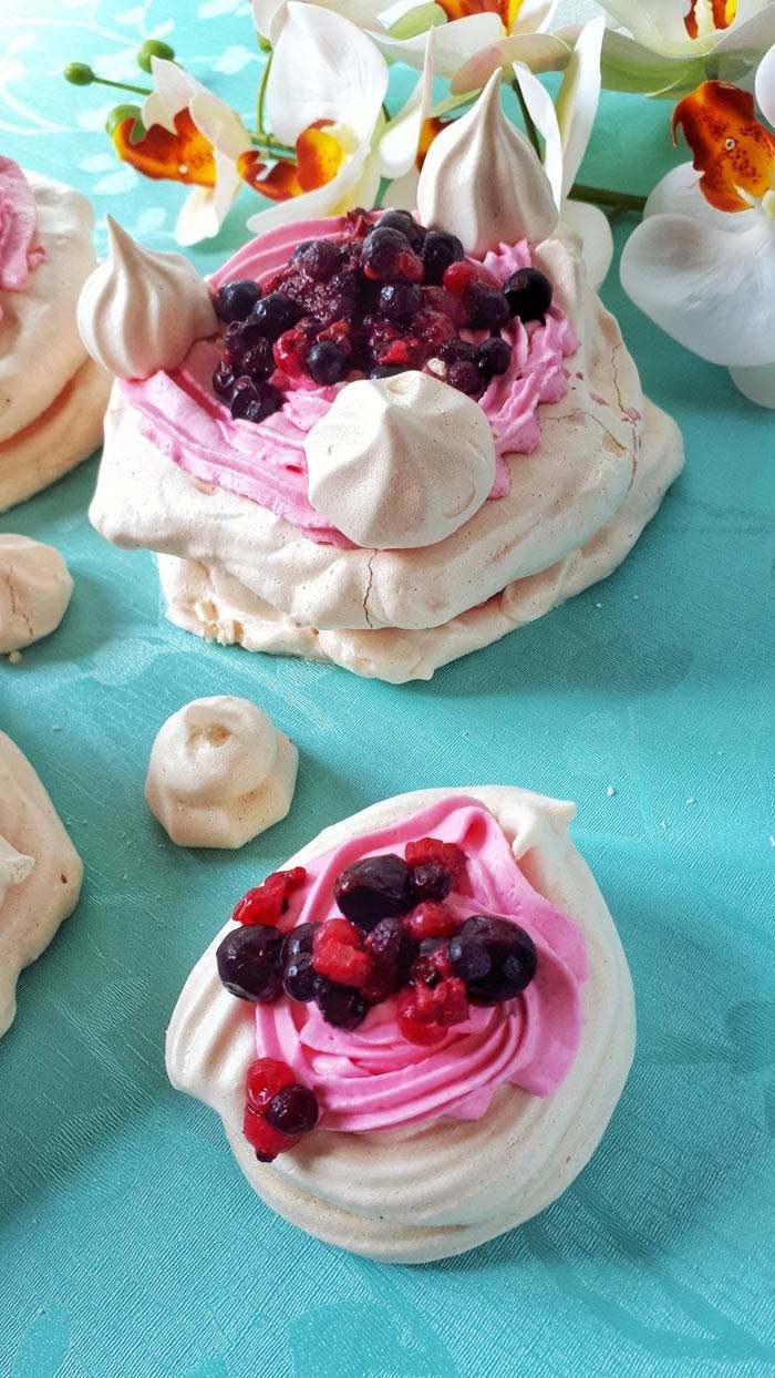 Keto Low Carb Sugar-Free Mini Pavlova